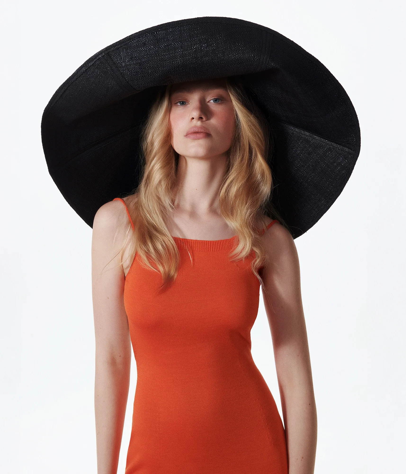 Foldable Oversized Straw Hat - Image 3